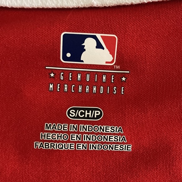 Woman’s Cincinnati Reds 3 Snap Button Shirt - Picture 4 of 5